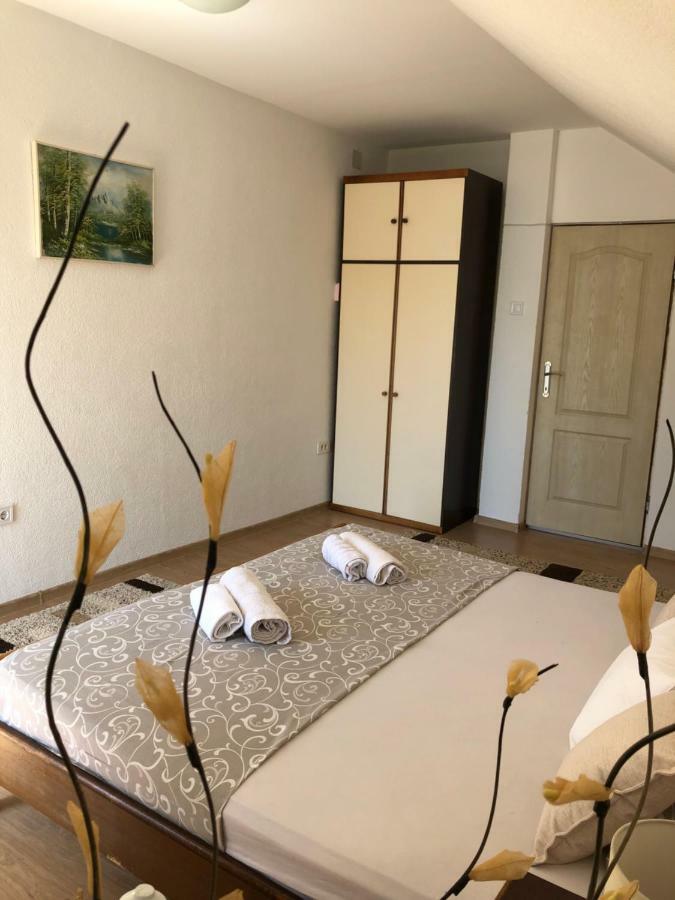 Apartman Nina2 Risan Exteriör bild