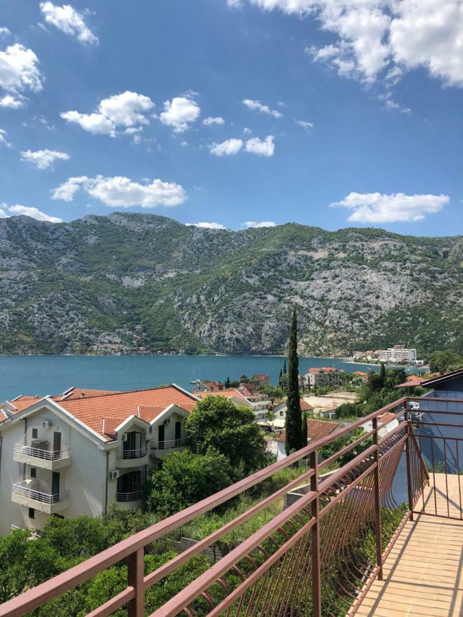 Apartman Nina2 Risan Exteriör bild